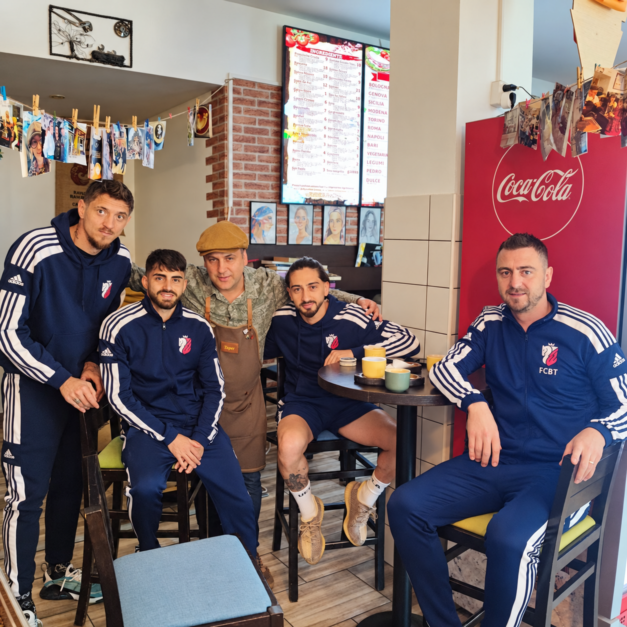 Jucători FC Botoșani la Cafeneaua La Barista