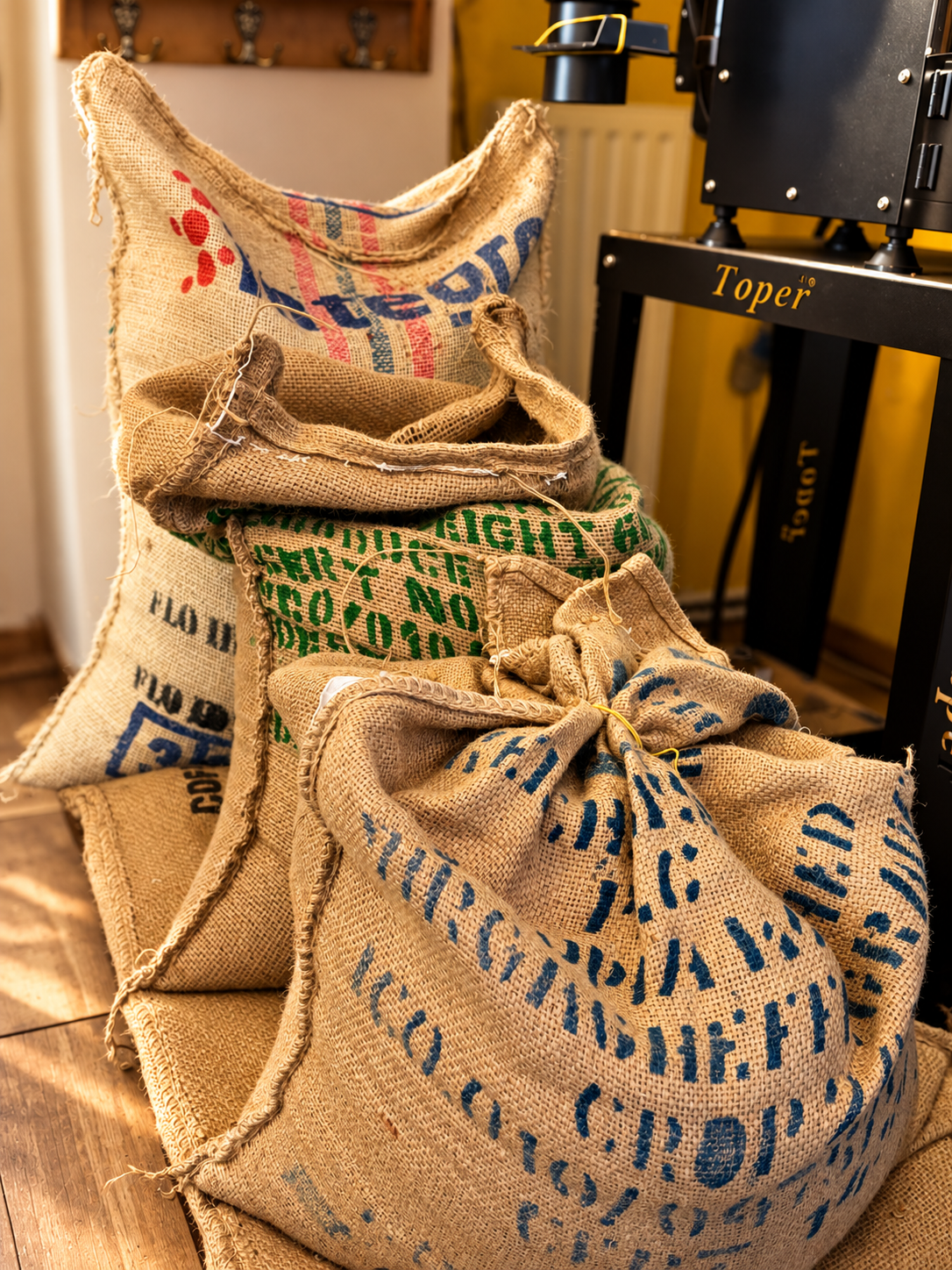 Sacii de cafea verde în cafeneaua La Barista